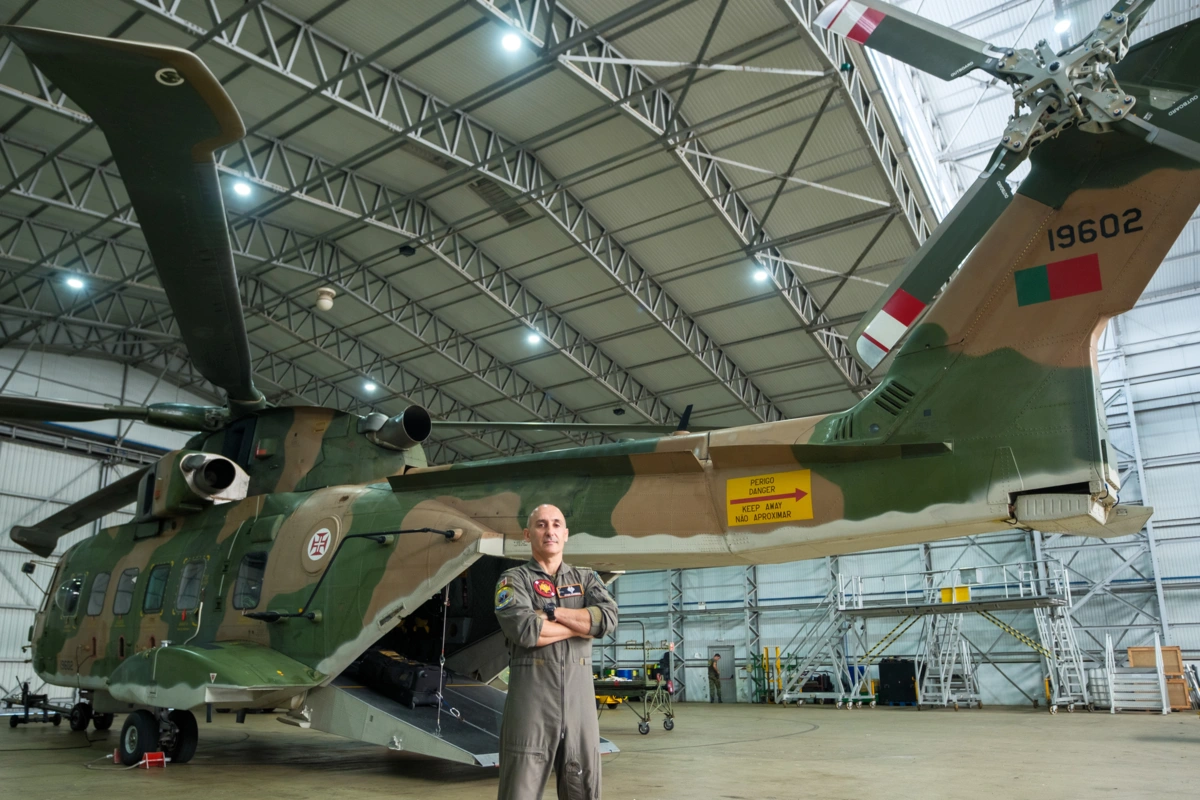 Vítor Casimiro foi o primeiro recuperador-salvador da Força Aérea portuguesa a atingir 3.000 horas de voo nos helicópteros EH-101 Merlin