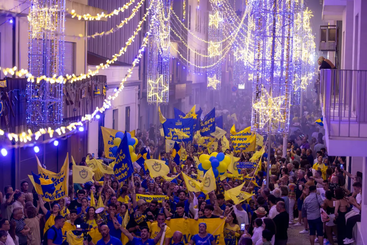 Festejos prolongaram-se pela madrugada e contagiaram toda a gente