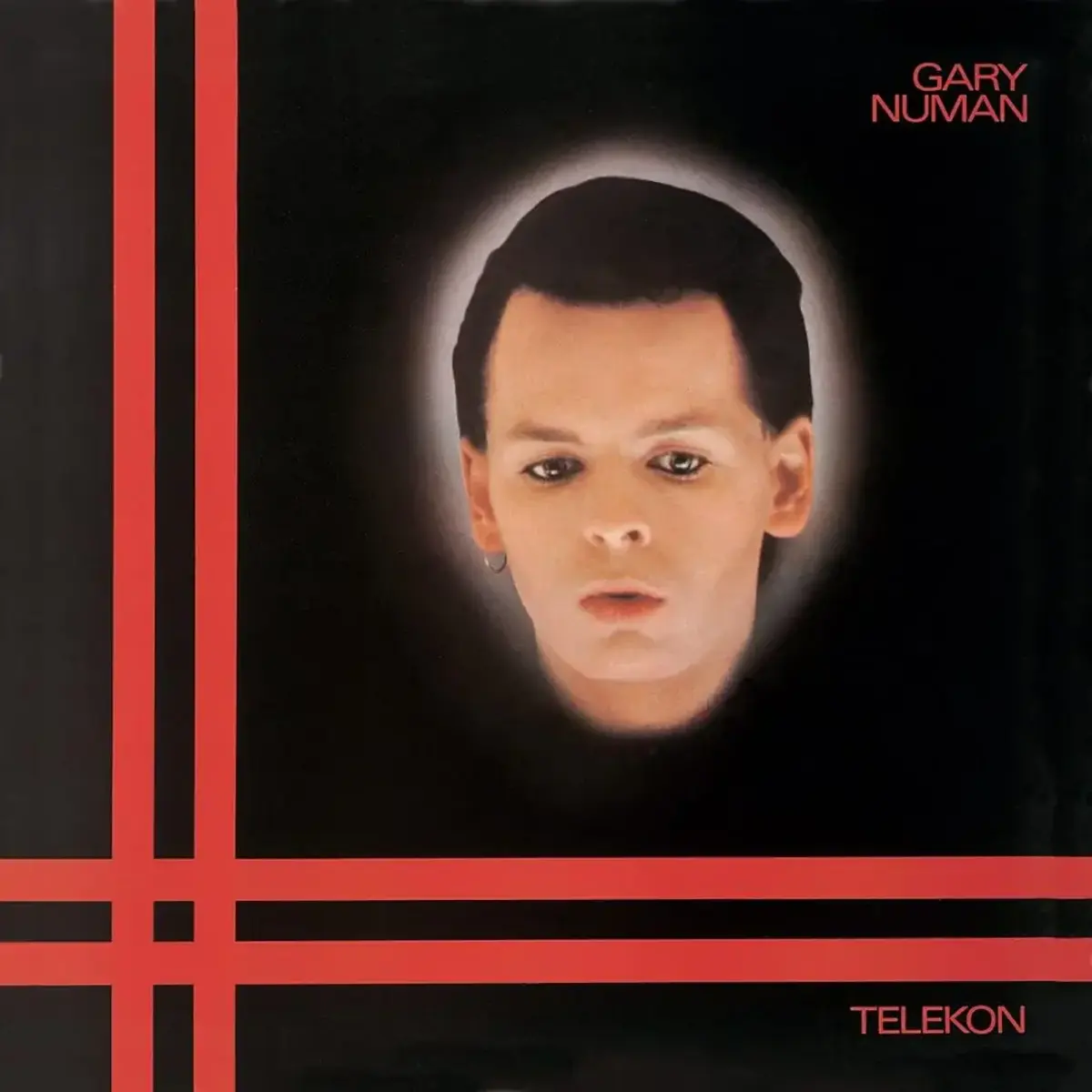 O espírito de "Telekon", de Gary Numan, é de alienação e isolamento