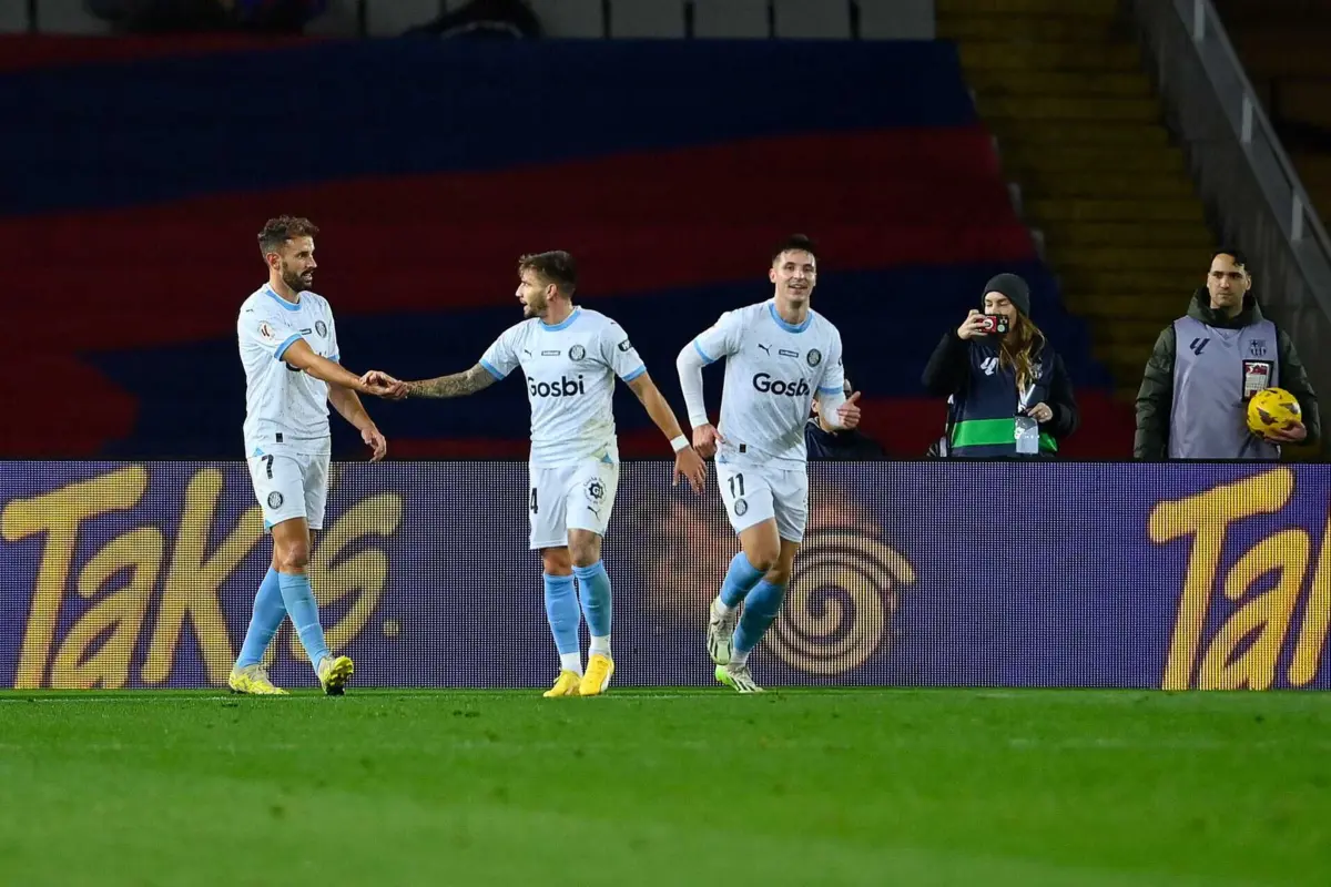 Stuani, o melhor marcador da história do Girona, festeja o 124º golo ao serviço do emblema catalão no triunfo sobre o Barcelona