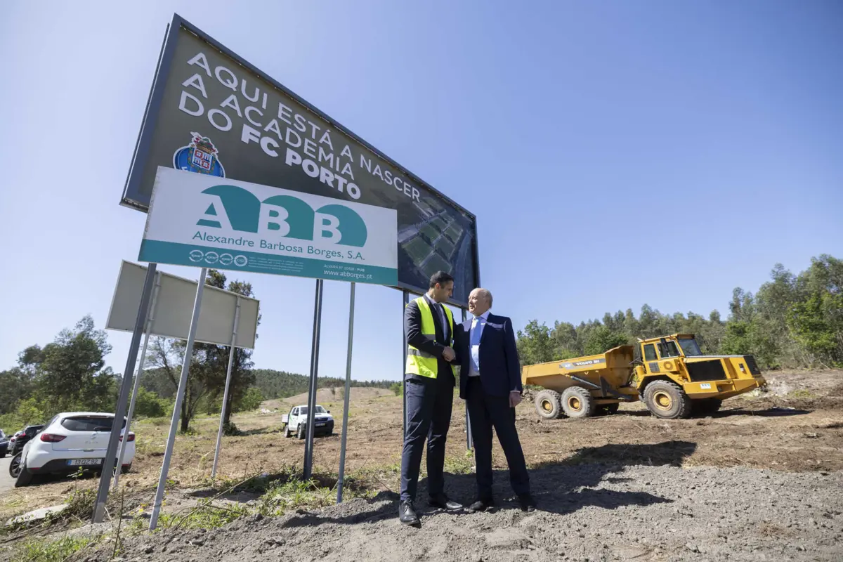 Pinto da Costa visitou as obras de desmatação dos terrenos na Maia antes das eleições no F. C. Porto