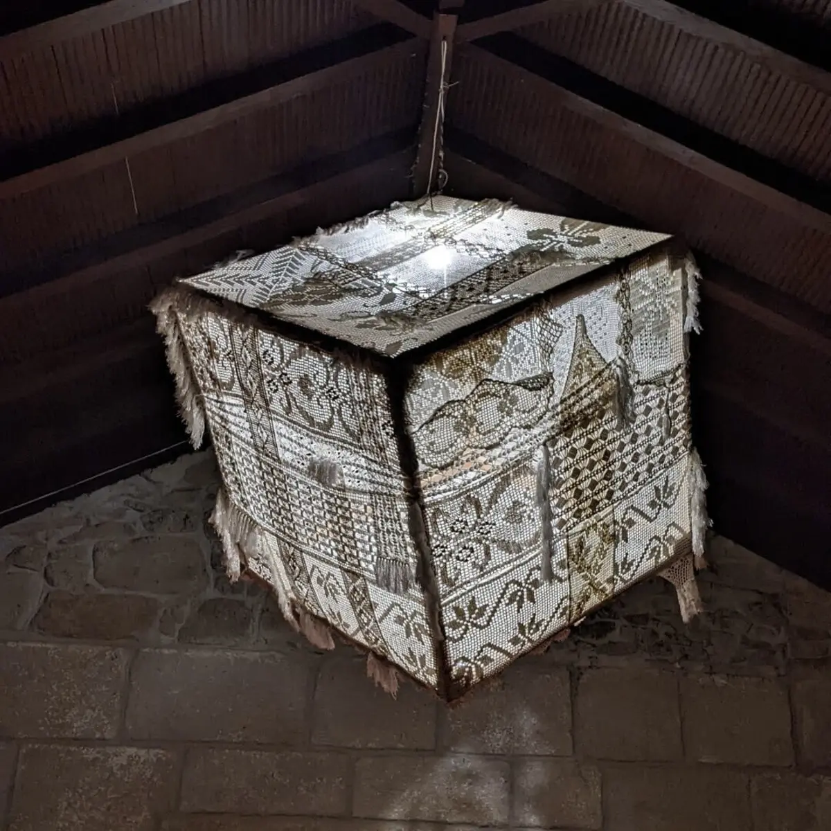 “The weeping widow” (A viúva), criação de Cândida Pinto: para ver em Itália, de 20 de junho a 4 de julho de 2024.