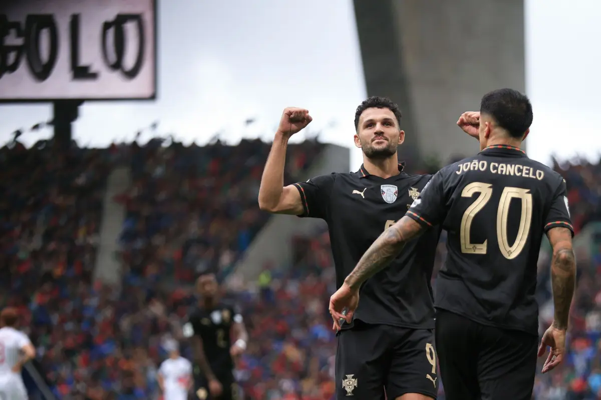 Ramos marcou e assistiu