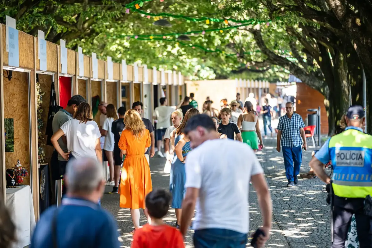 Dispositivo de segurança reúne PSP, Cruz Vermelha, INEM, Bombeiros Voluntários e Sapadores e militares do Exército