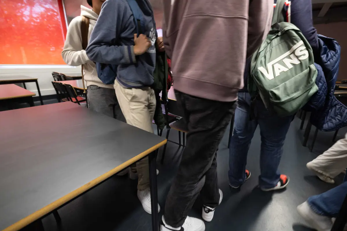 Imagem de contexto do artigo Estudo sugere integração da saúde reprodutiva nos currículos do secundário