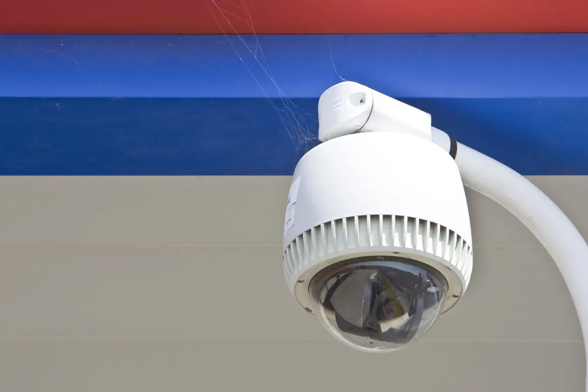 Câmaras de vigilância ajudaram a identificar o suspeito