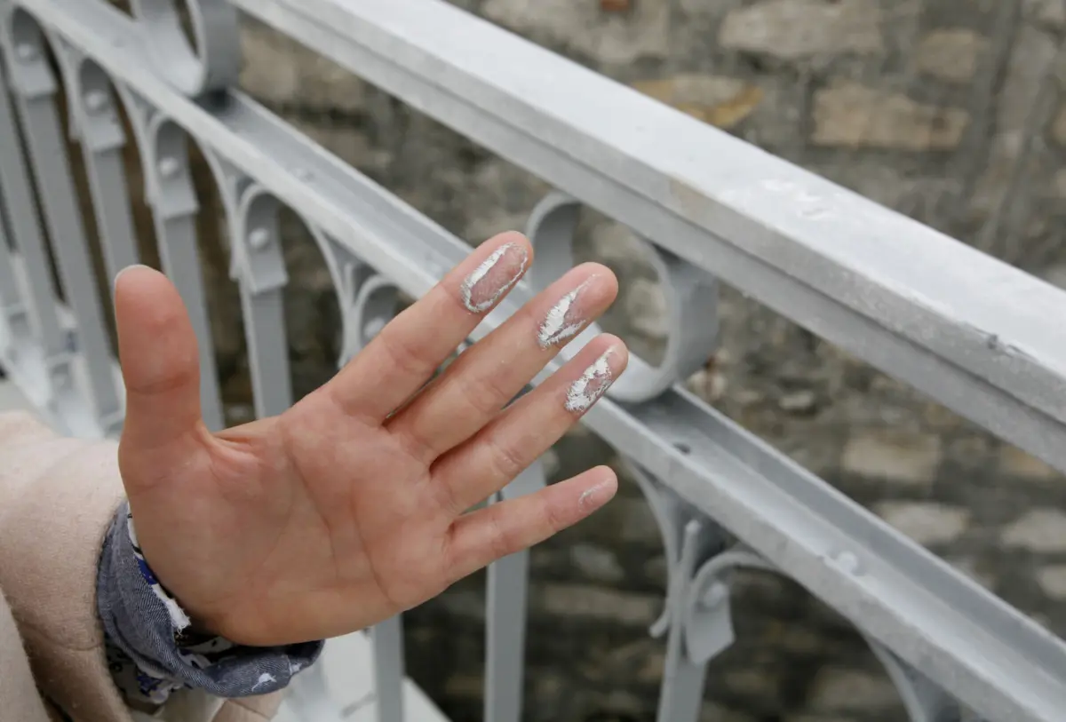 Arguido ter-se-á aproveitado do facto de estar a prestar serviços de pintura na casa da vítima