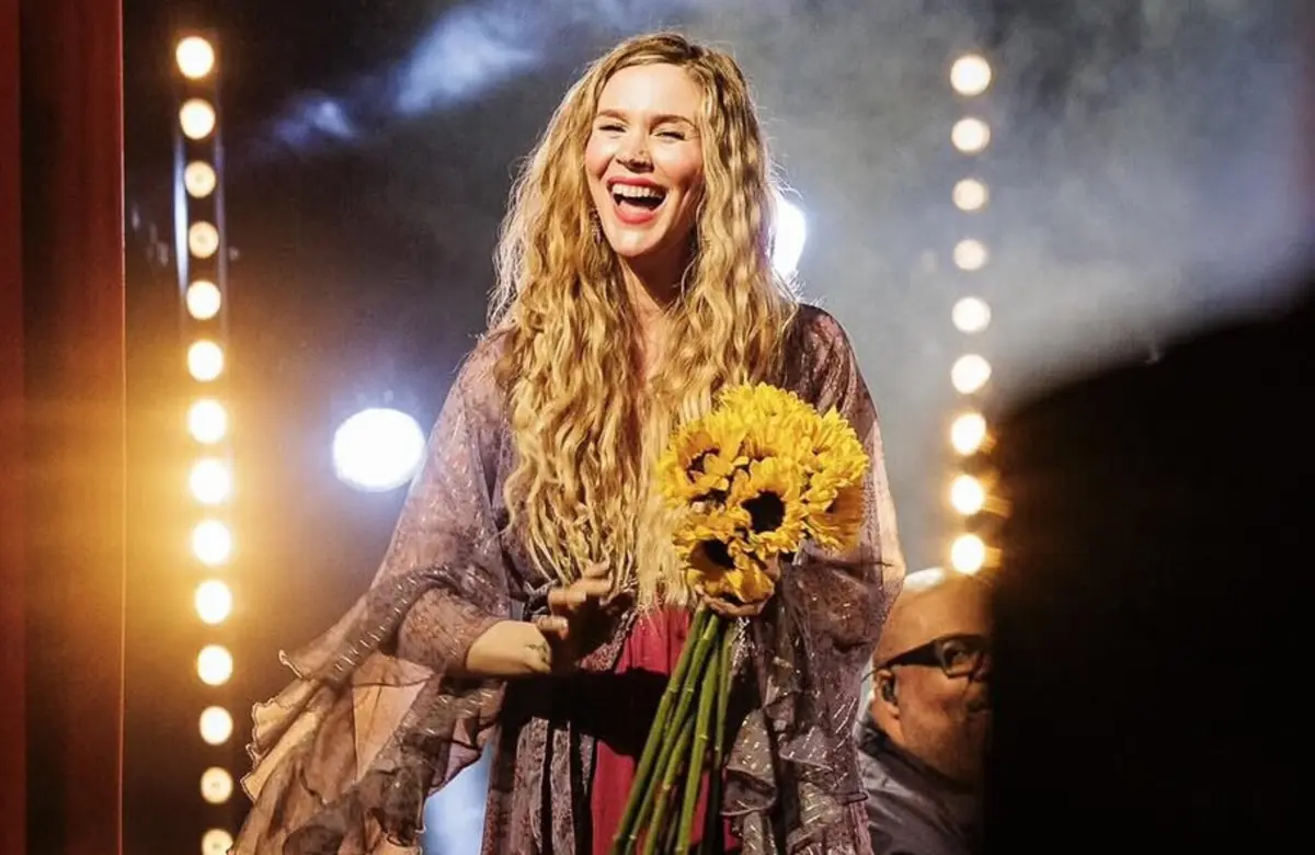 Cantora descobriu estar grávida após adotar Bear, em dezembro do ano passado