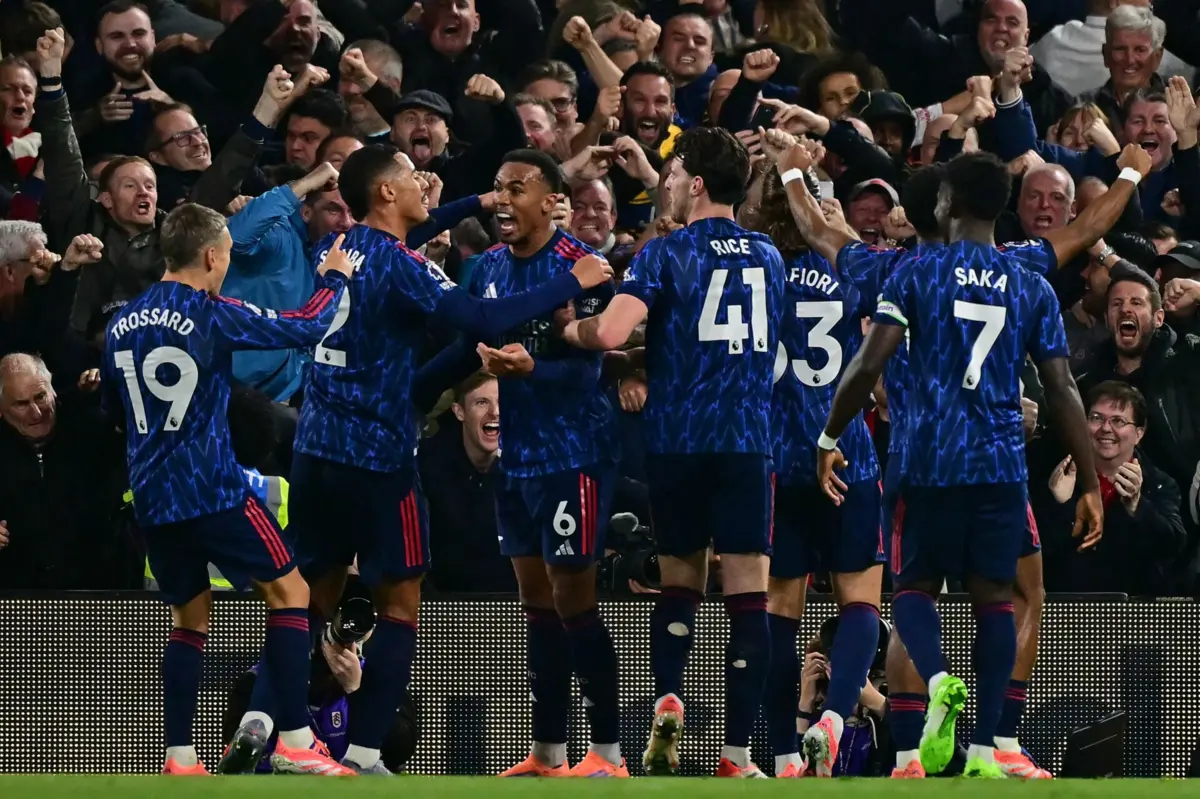 Gunners mantiveram a liderança isolada