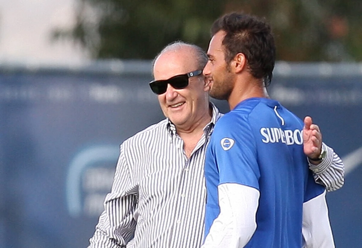 Beto jogou no clube entre 2009 e 2011, com 25 jogos cumpridos, conquistando uma Liga Europa, em 2011, bem como campeonato, duas Taças de Portugal e três Supertaças