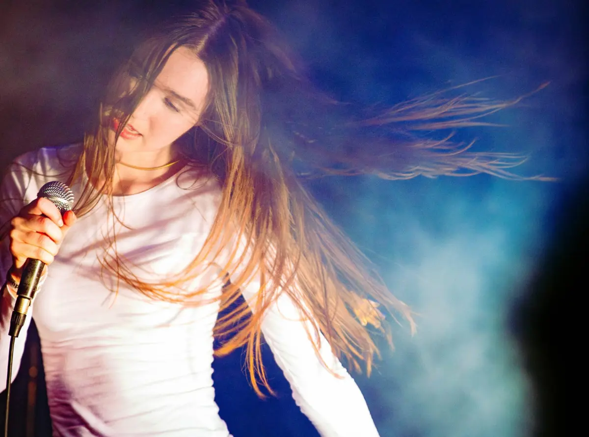 Snow Strippers: eletrónica "indie sleaze" vinda de Detroit estreia-se em Guimarães no sábado à noite.