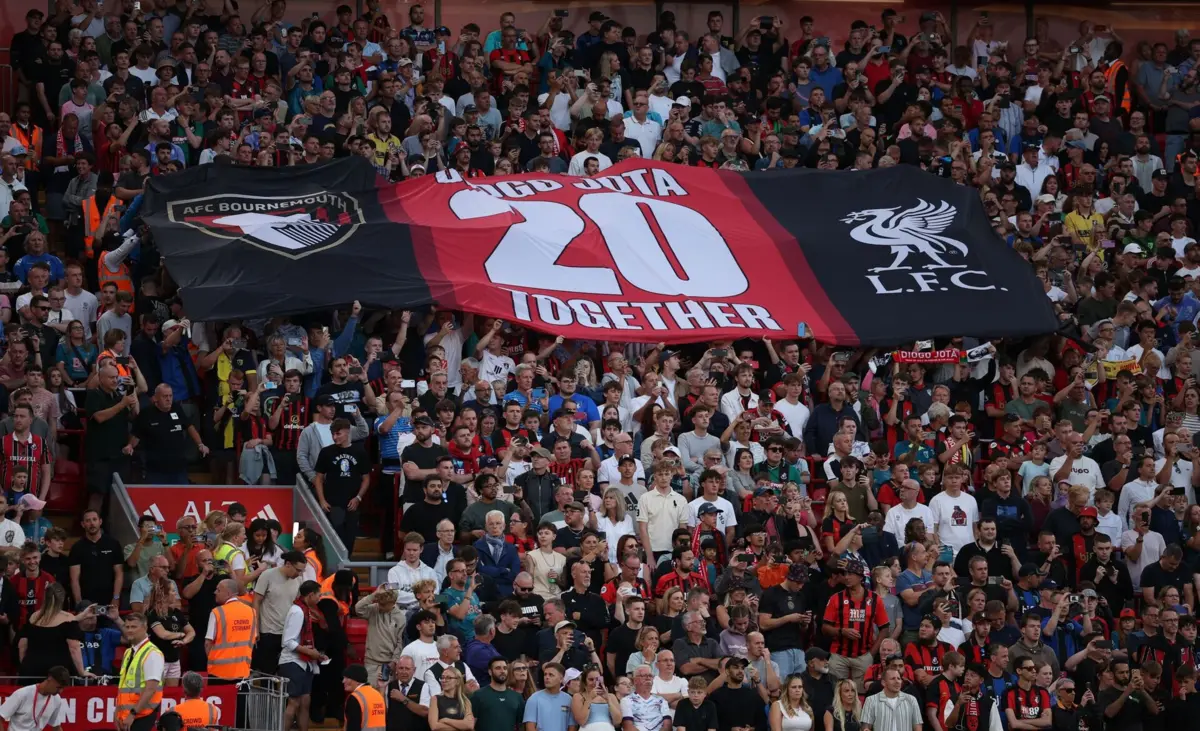 Homenagem a Diogo Jota no primeiro jogo oficial do Liverpool na Premier League