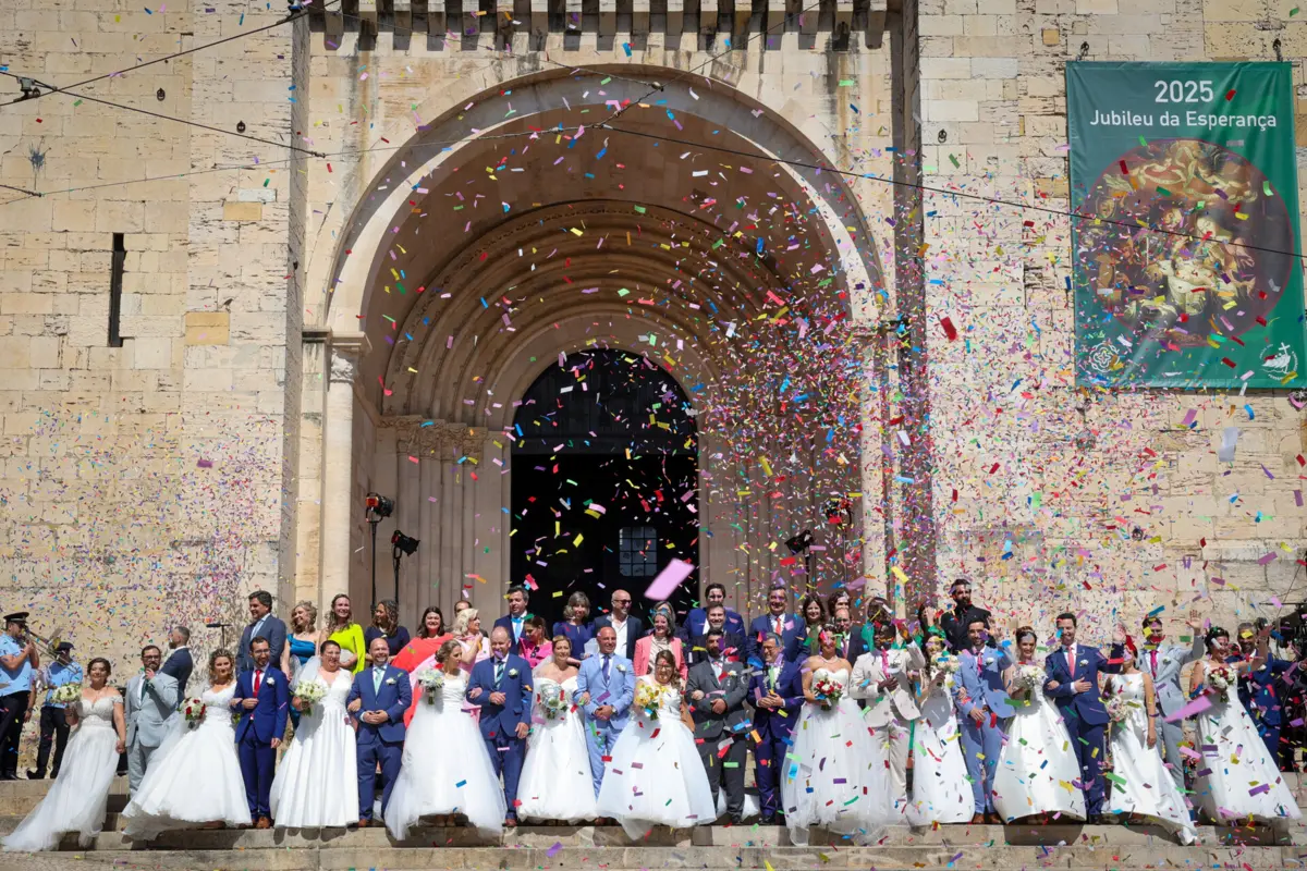 Imagem de contexto do artigo Casados de fresco desfilaram por Lisboa: as imagens dos tradicionais casamentos de Santo António