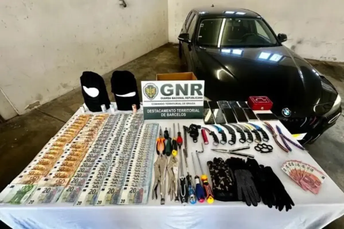 GNR deteve os suspeitos e apreendeu bens e dinheiro em março de 2024