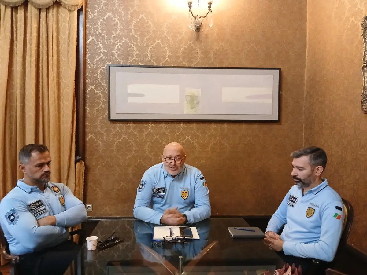 Superintendente Leitão da Silva (no centro) com os seus adjuntos