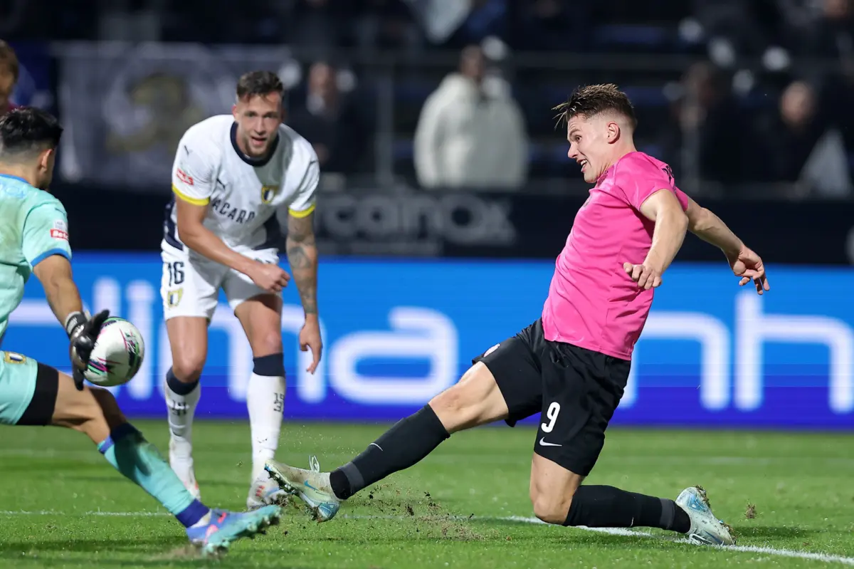 Gyokeres abriu o caminho ao triunfo leonino, em Famalicão