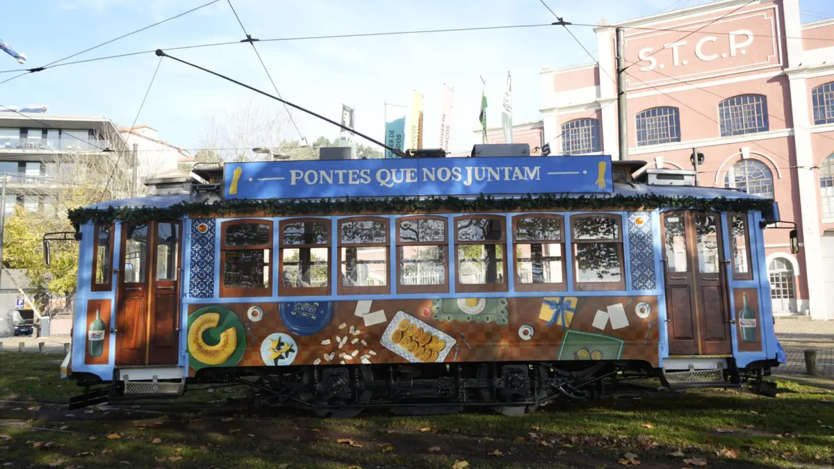 Para celebrar a quadra festiva, foi preparada uma programação especial de atividades a bordo do elétrico