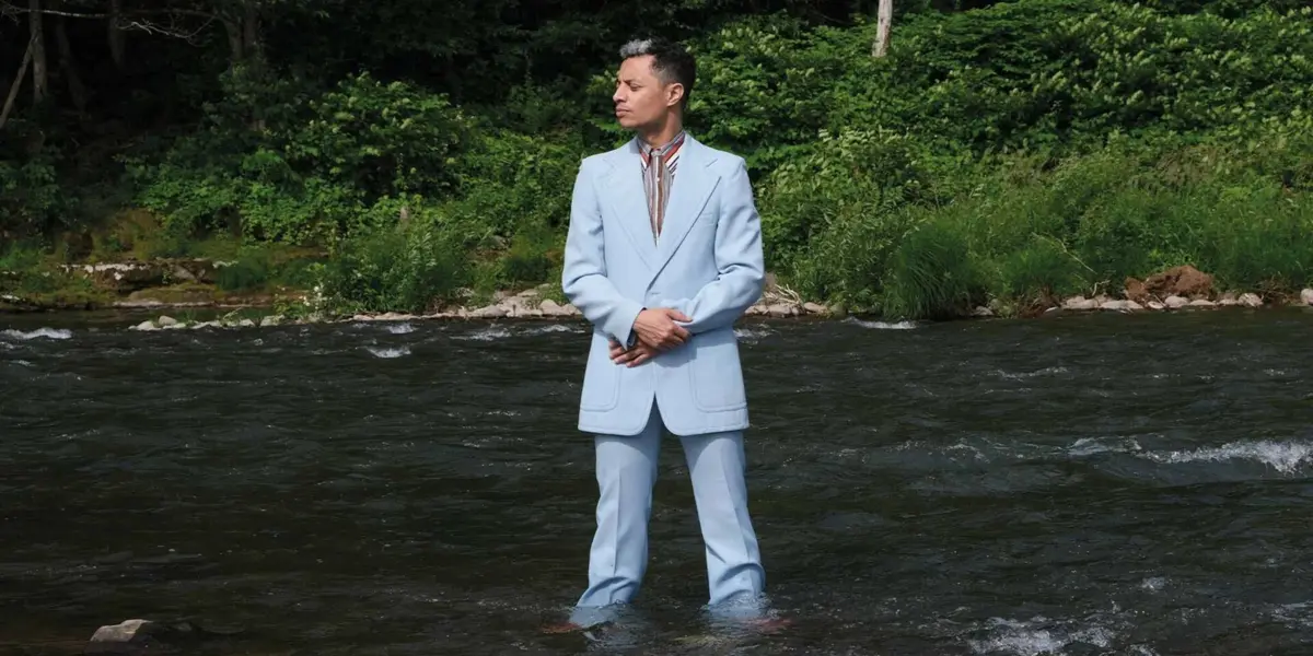 Novo disco do músico norte-americano passeia por vários géneros, do jazz ao hip hop