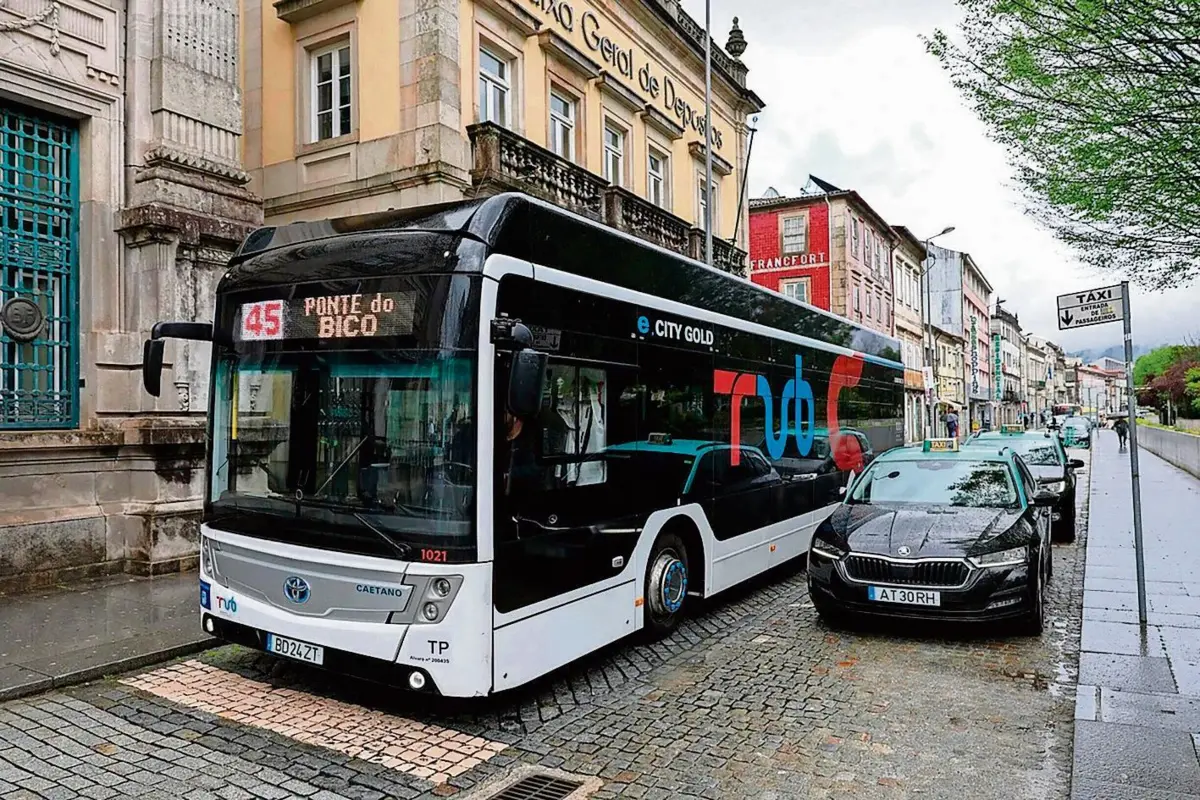 Cerca de 70 motoristas dos TUB estão há anos sem folgas aos sábados e domingos