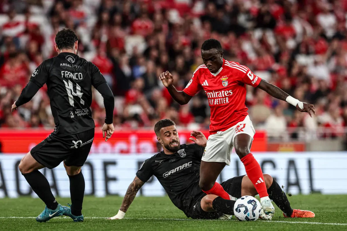 Bruma ao serviço do Benfica