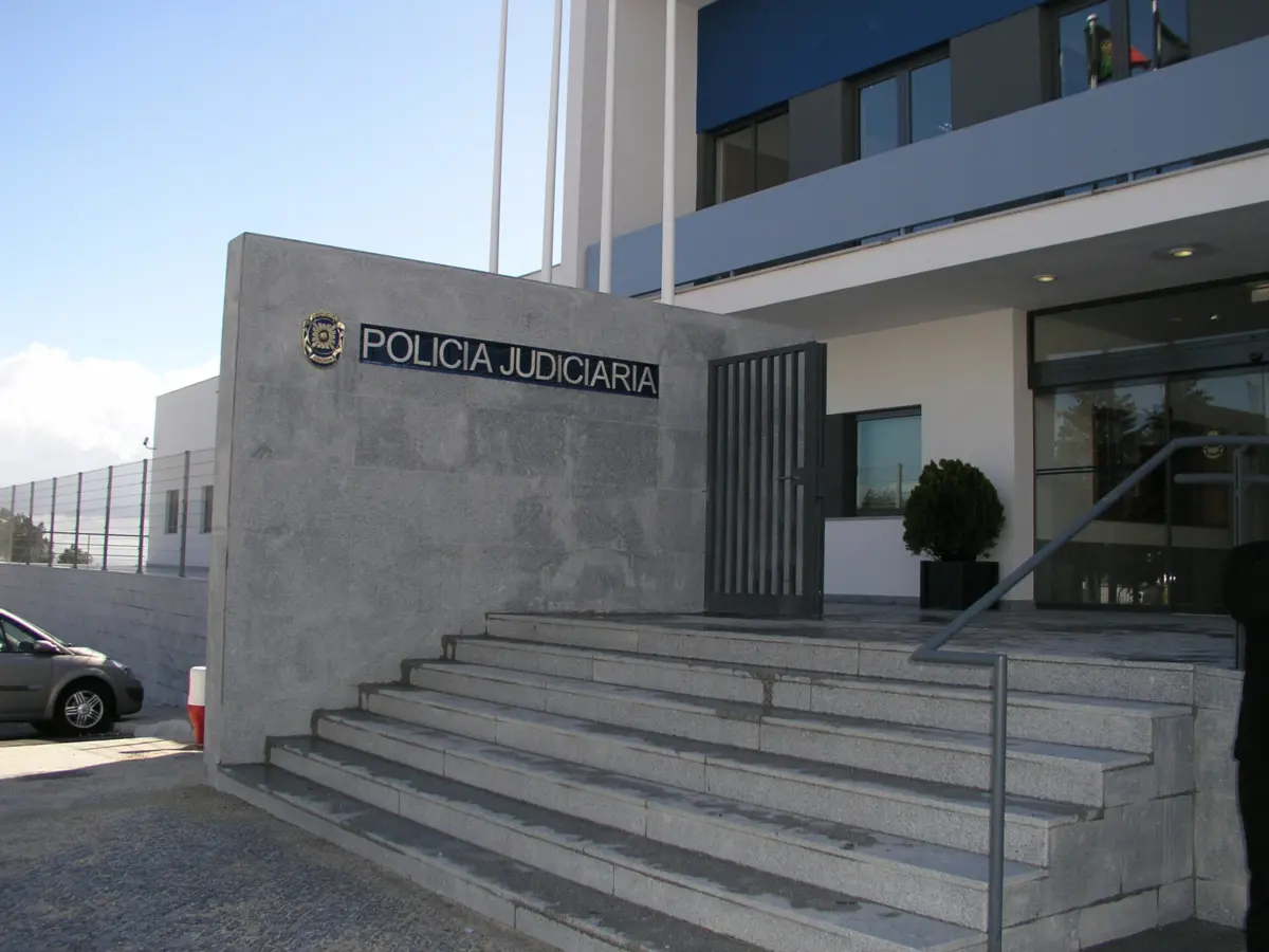 PJ da Guarda deteve três homens e uma mulher por extorsão