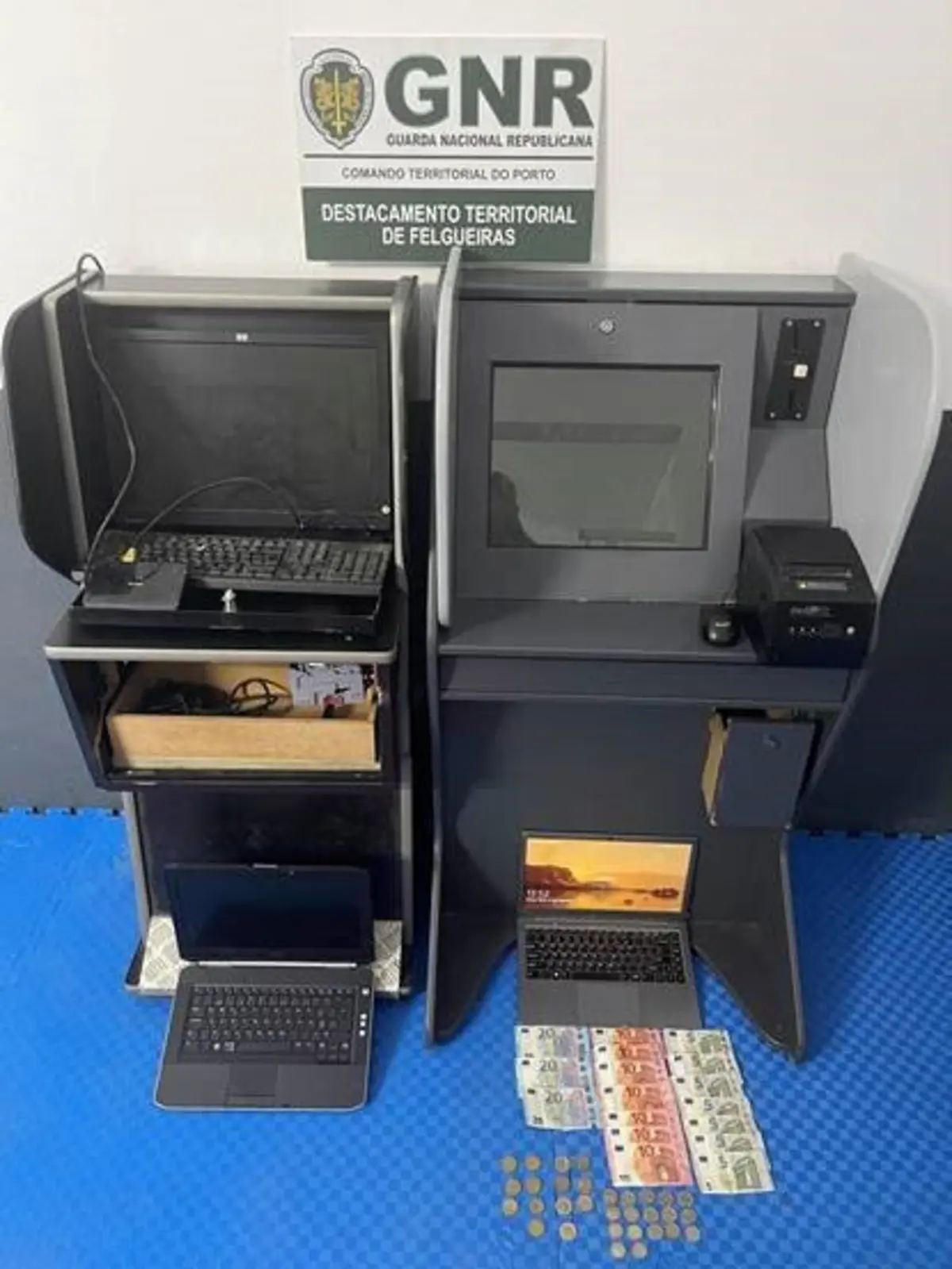 Máquinas de jogo apreendidas pela GNR, em Felgueiras