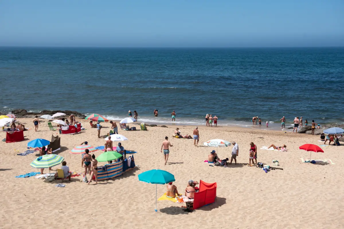 Imagem de contexto do artigo Época balnear arranca de forma progressiva a partir de quarta-feira