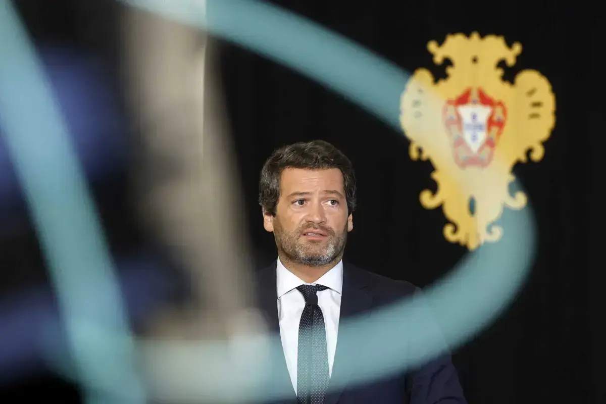 Imagem de contexto do artigo Sondagem diária: Seguro, Gouveia e Melo e Ventura separados por quatro décimas. Mendes cai para quinto, atrás de Cotrim