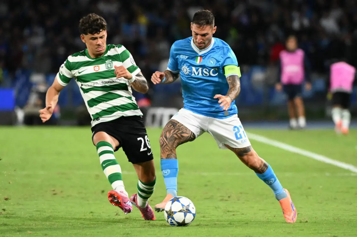 Maxi Araújo e Politano em ação no Nápoles-Sporting