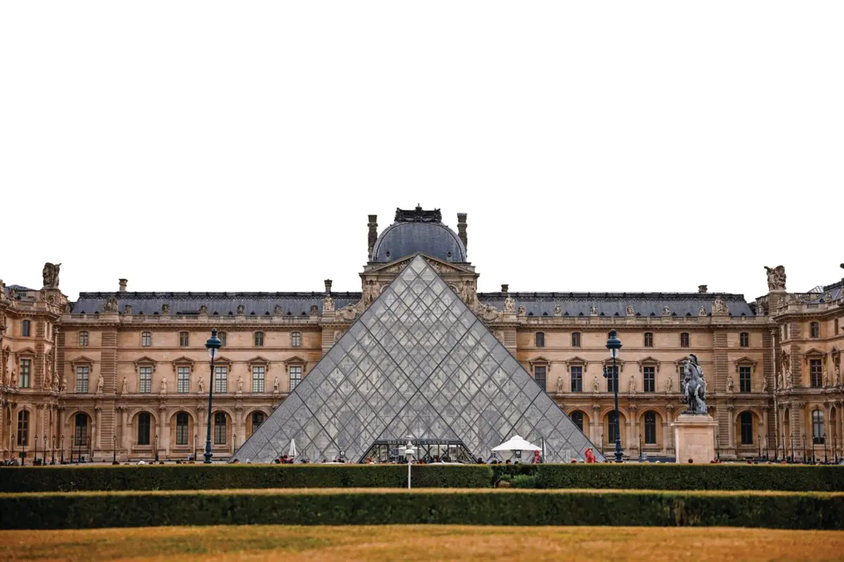 Esta situação foi tornada pública numa altura em que o Louvre está envolvido em controvérsia após o roubo em outubro