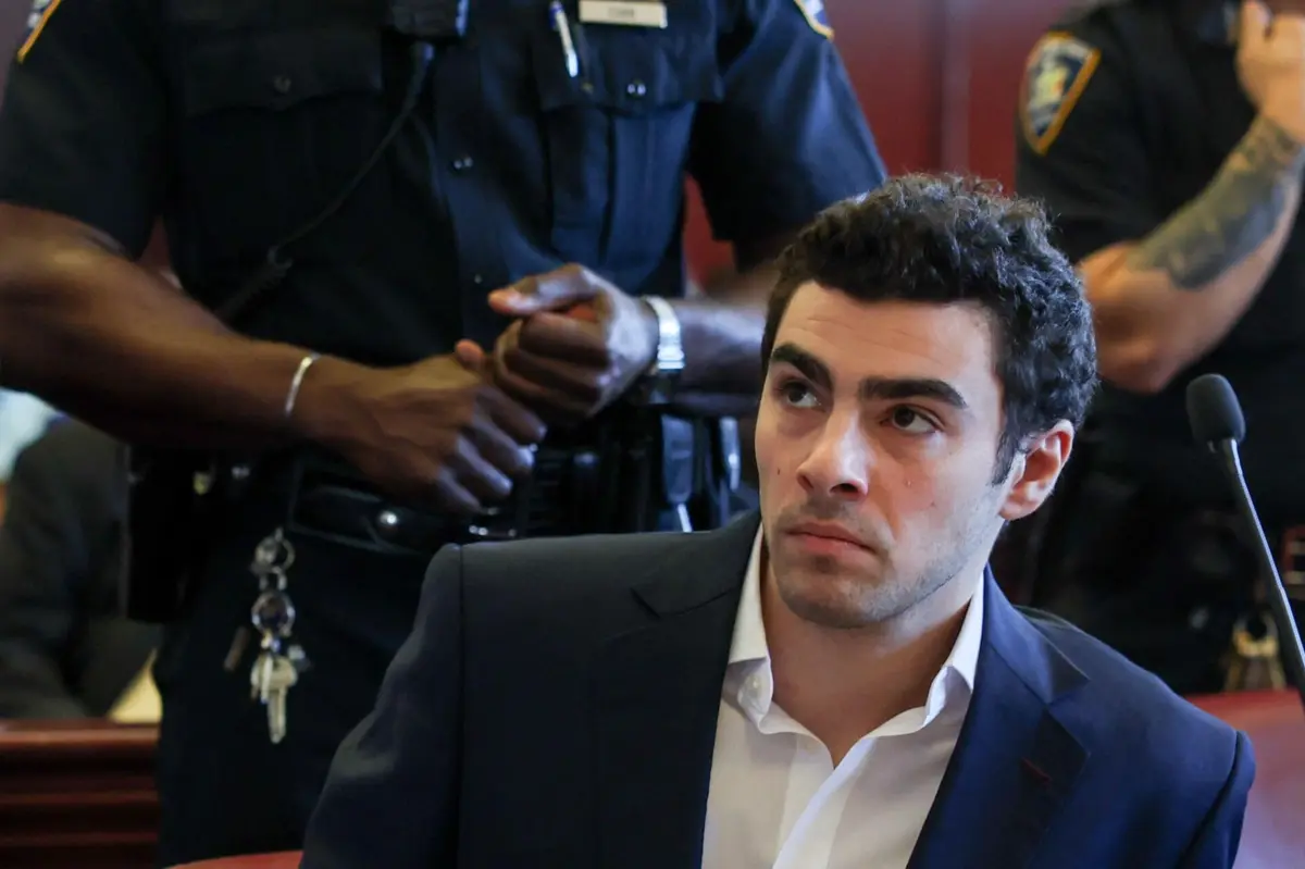 Luigi Mangione declarou-se inocente das acusações que lhe são imputadas