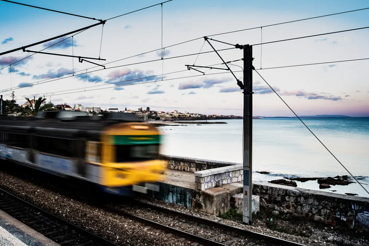Linha de Cascais é a mais popular para “train surfing”