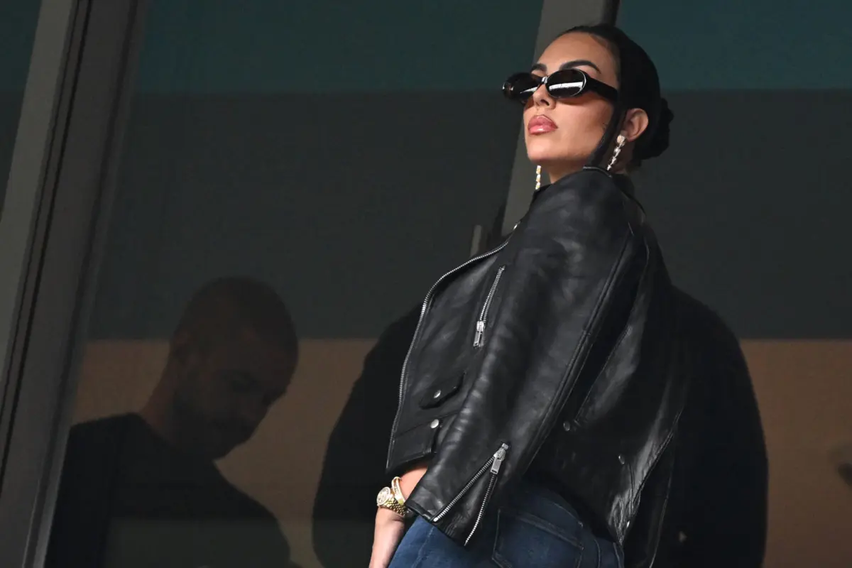 Imagem de contexto do artigo Georgina e Cristianinho nas bancadas do Turquia-Portugal