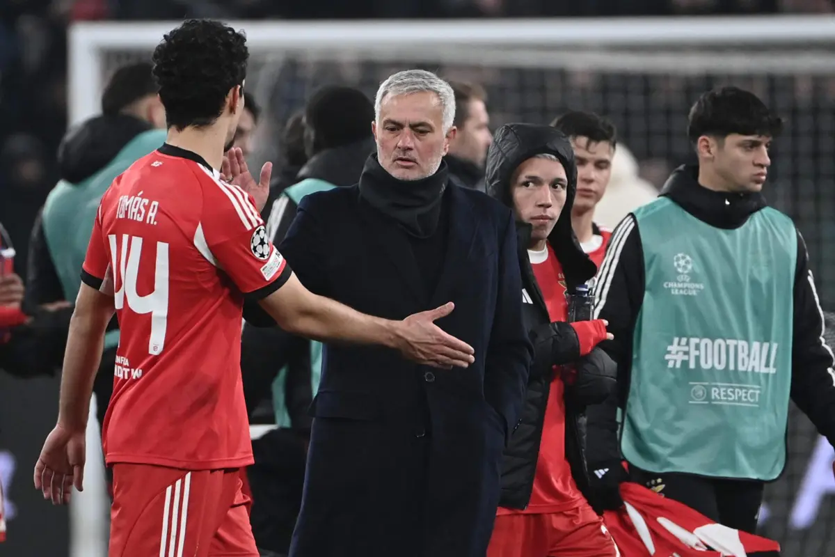 José Mourinho ainda não desistiu do apuramento para o play-off da Champions