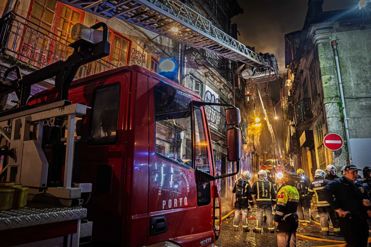 Incêndio mobilizou mais de 60 operacionais e 20 viaturas