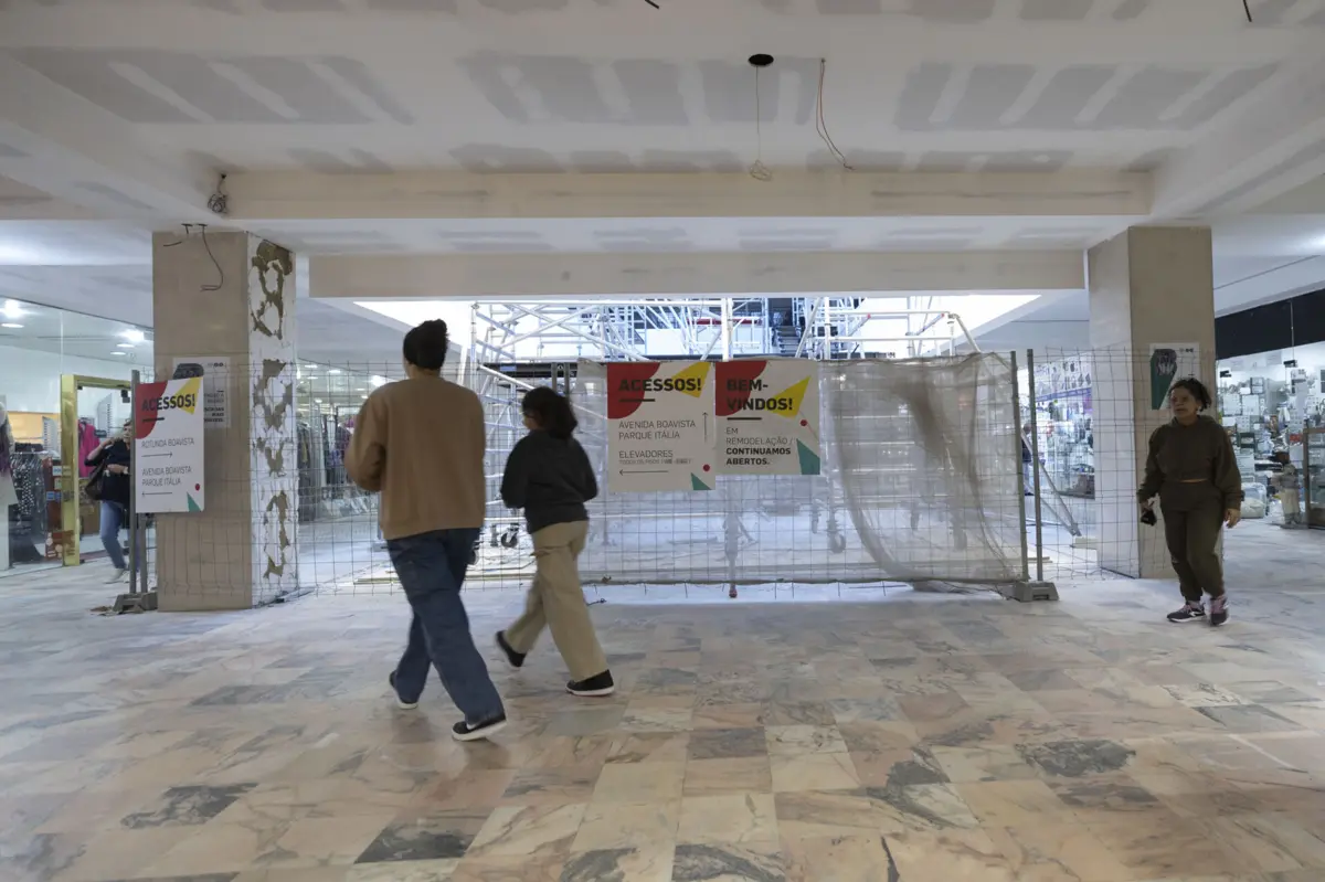 Intervenções avançam a bom ritmo, mas trabalhos complementares atrasaram-se