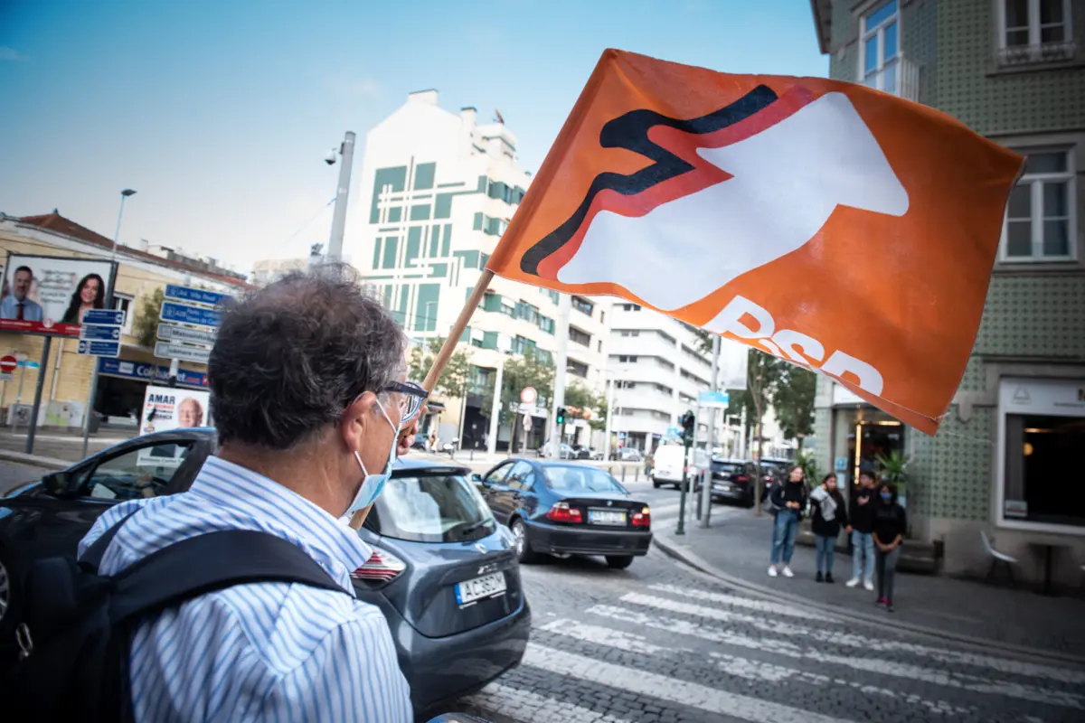 A marcação de eleições legislativas antecipadas para 18 de maio fixa o prazo limite de entrega de listas de deputados em 7 de abril