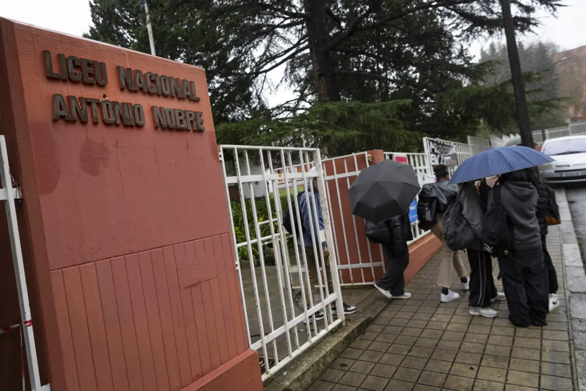 Antigo liceu abriu em 1972 e tem várias necessidades. Ainda assim, continua a atrair estudantes