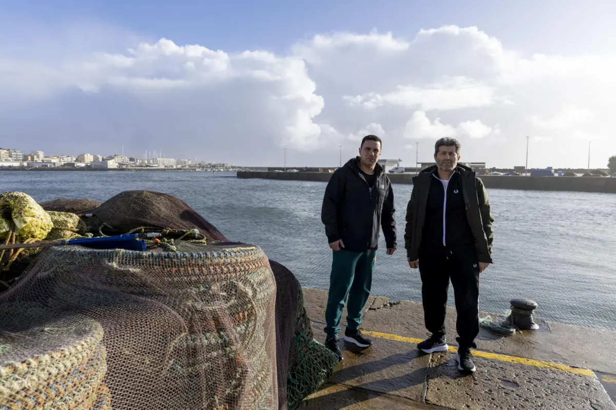 Armadores Augusto Marques e Fábio Craveiro. O mau tempo paralisou a atividade piscatória na orla costeira portuguesa