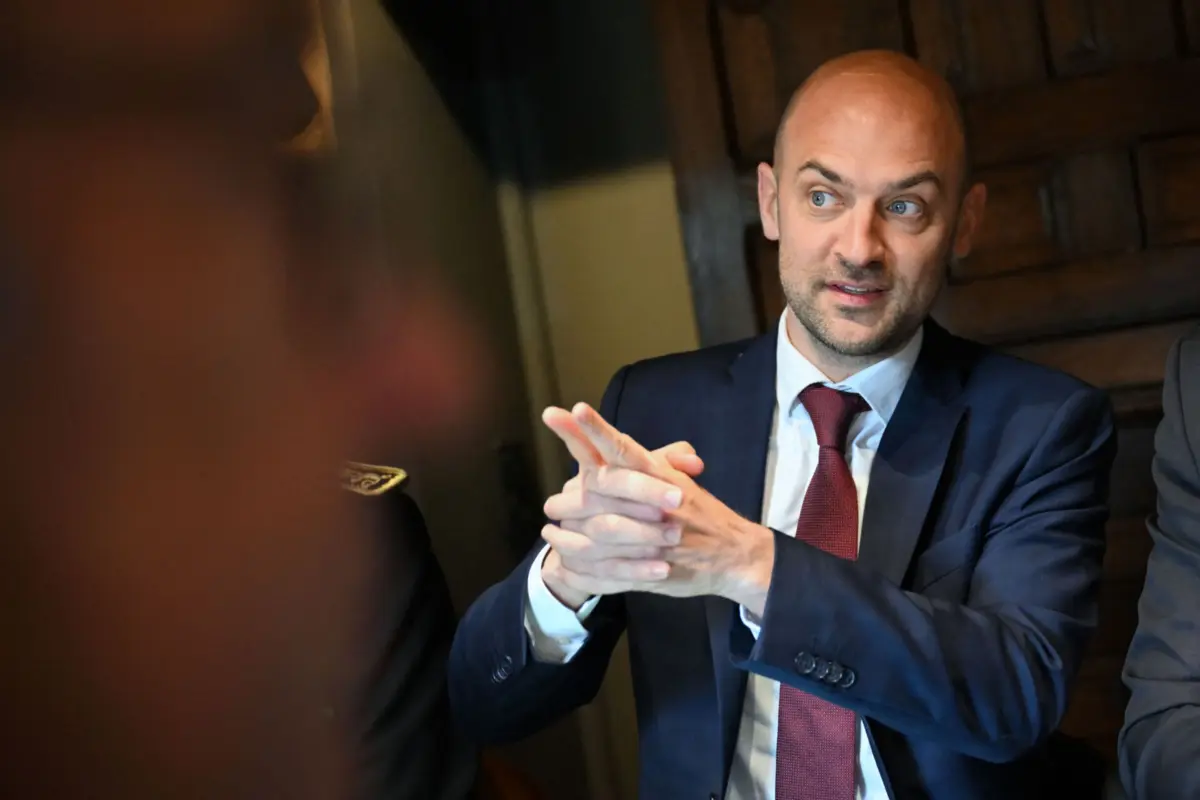 Imagem de contexto do artigo Argélia expulsa mais 15 funcionários diplomáticos franceses e Paris vai responder