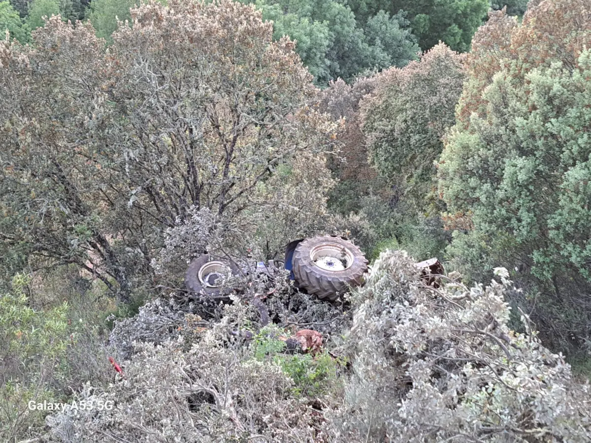 A vítima estaria a fazer trabalhos agrícolas quando o trator caiu por uma ribanceira