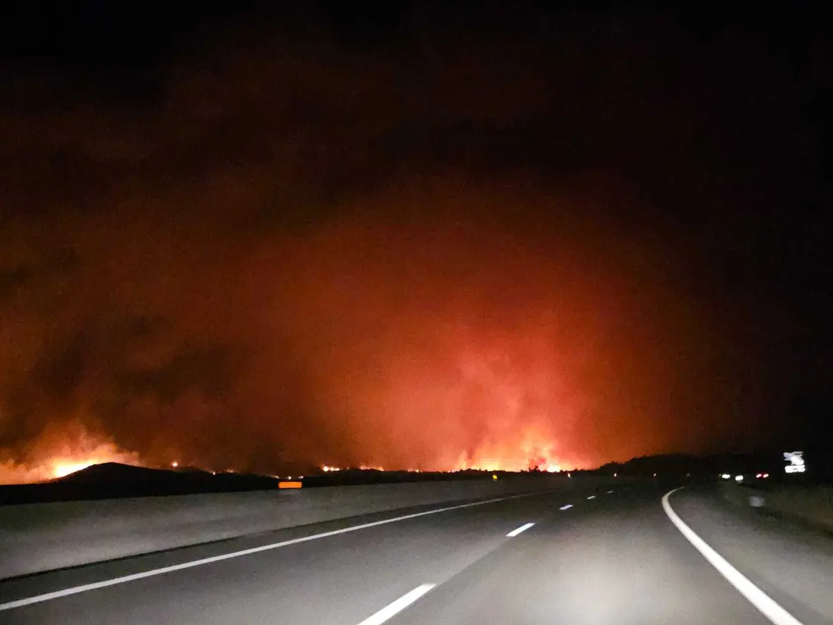 Fogo aproximou-se da A4, em Murça