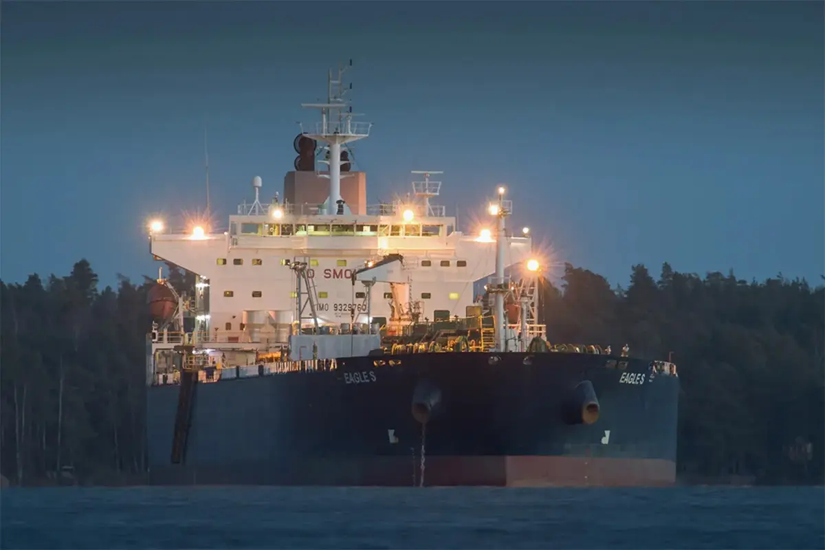 O "Eagle S", com pavilhão das Ilhas Cook, é suspeito de pertencer à chamada "frota fantasma russa"