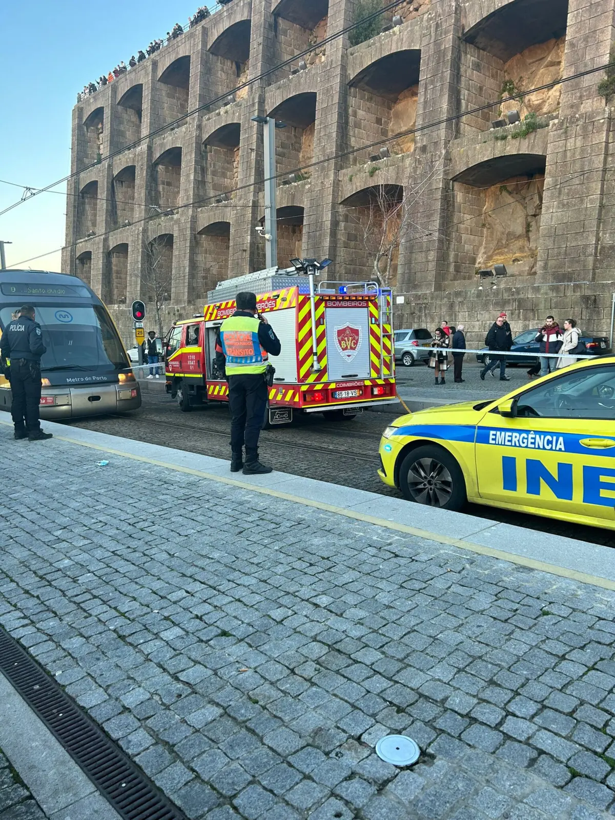 Circulação da linha Amarela está cortada na estação do Jardim do Morro, em Gaia