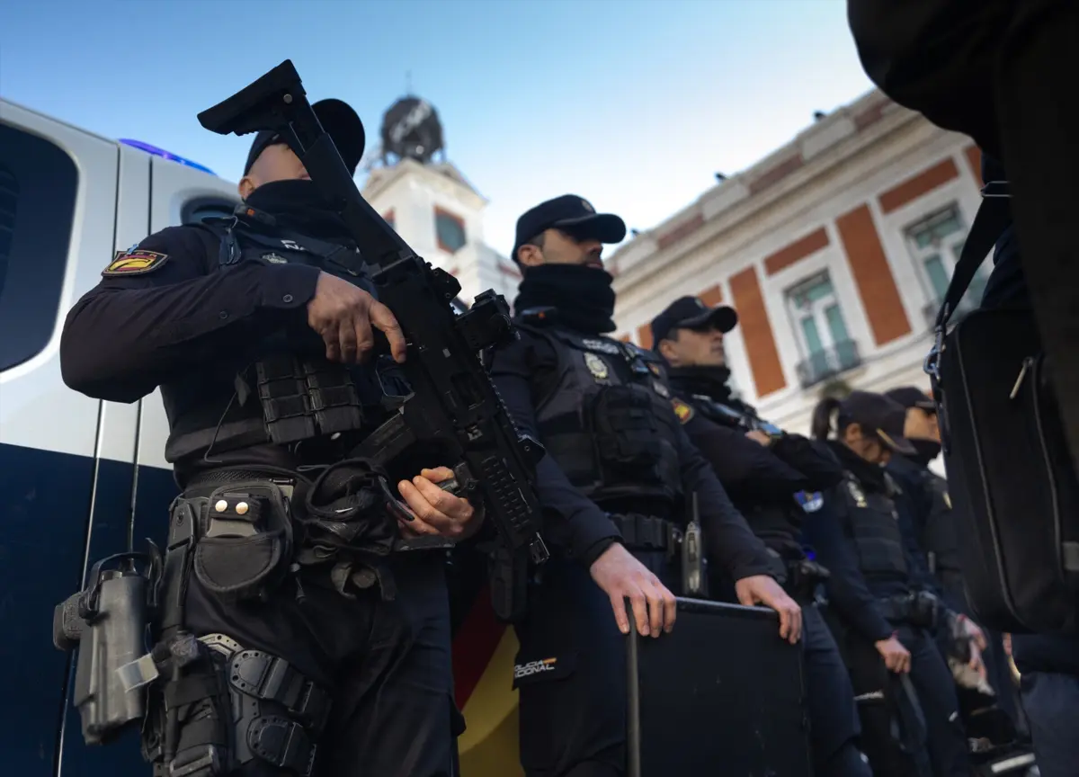 Dispositivo da Polícia Nacional para a operação de passagem de ano