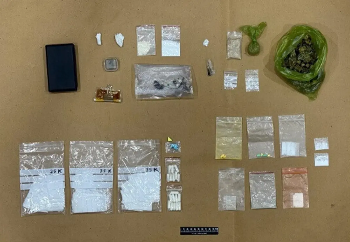 Judiciaria deteve quatro pessoas e apreendeu diversos tipos de droga