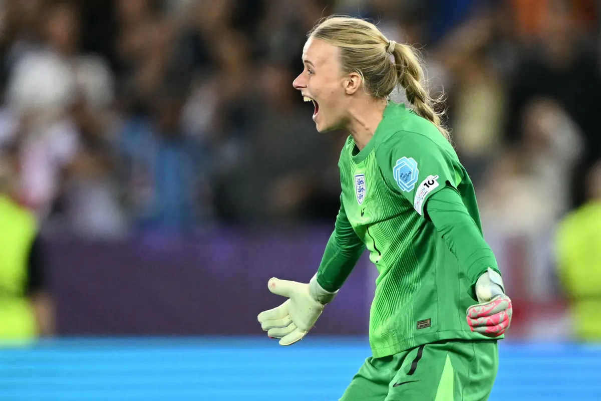 Hampton defendeu dois penáltis na vitória contra a Suécia