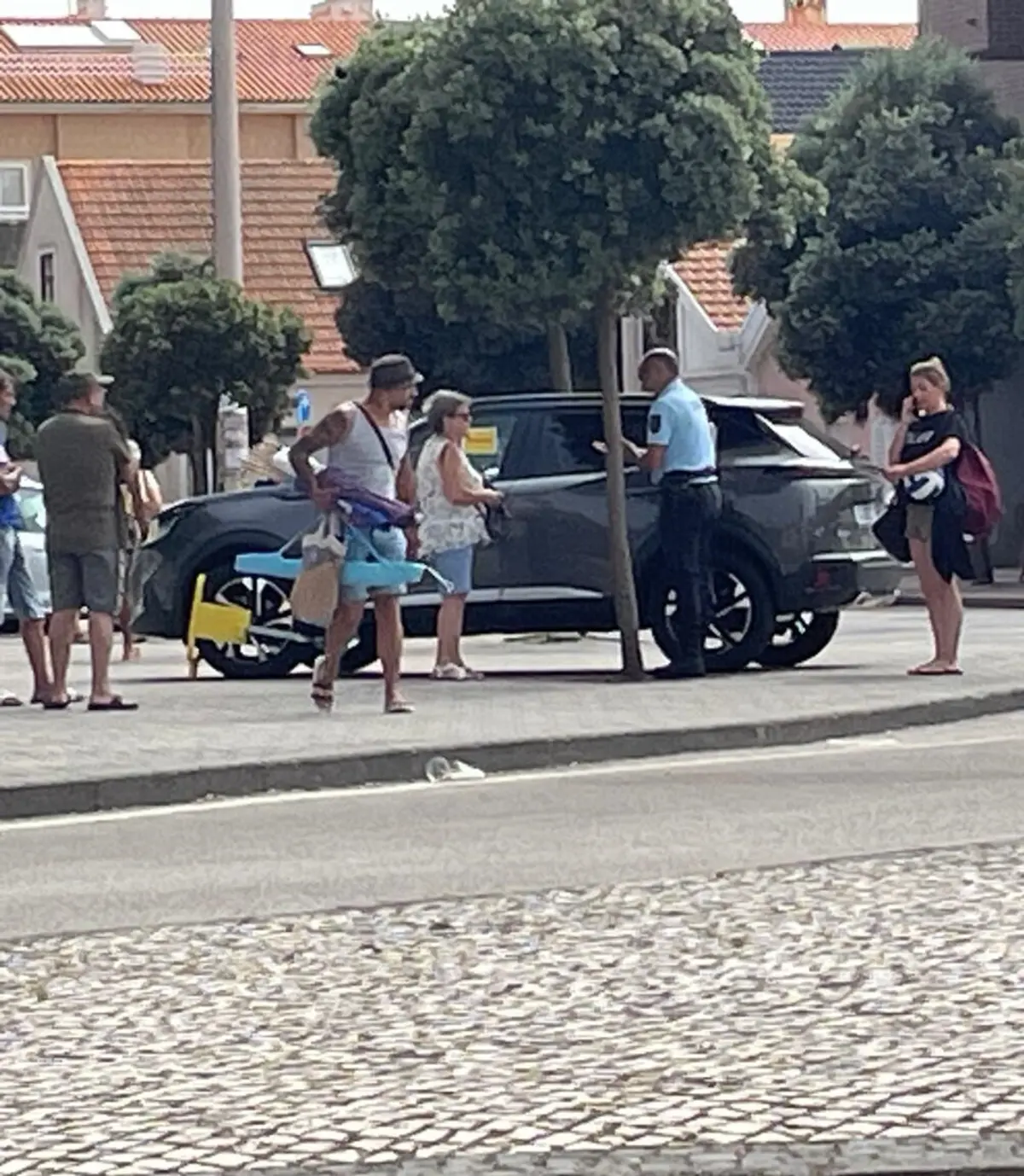 Um dos carros multados hoje na Barra