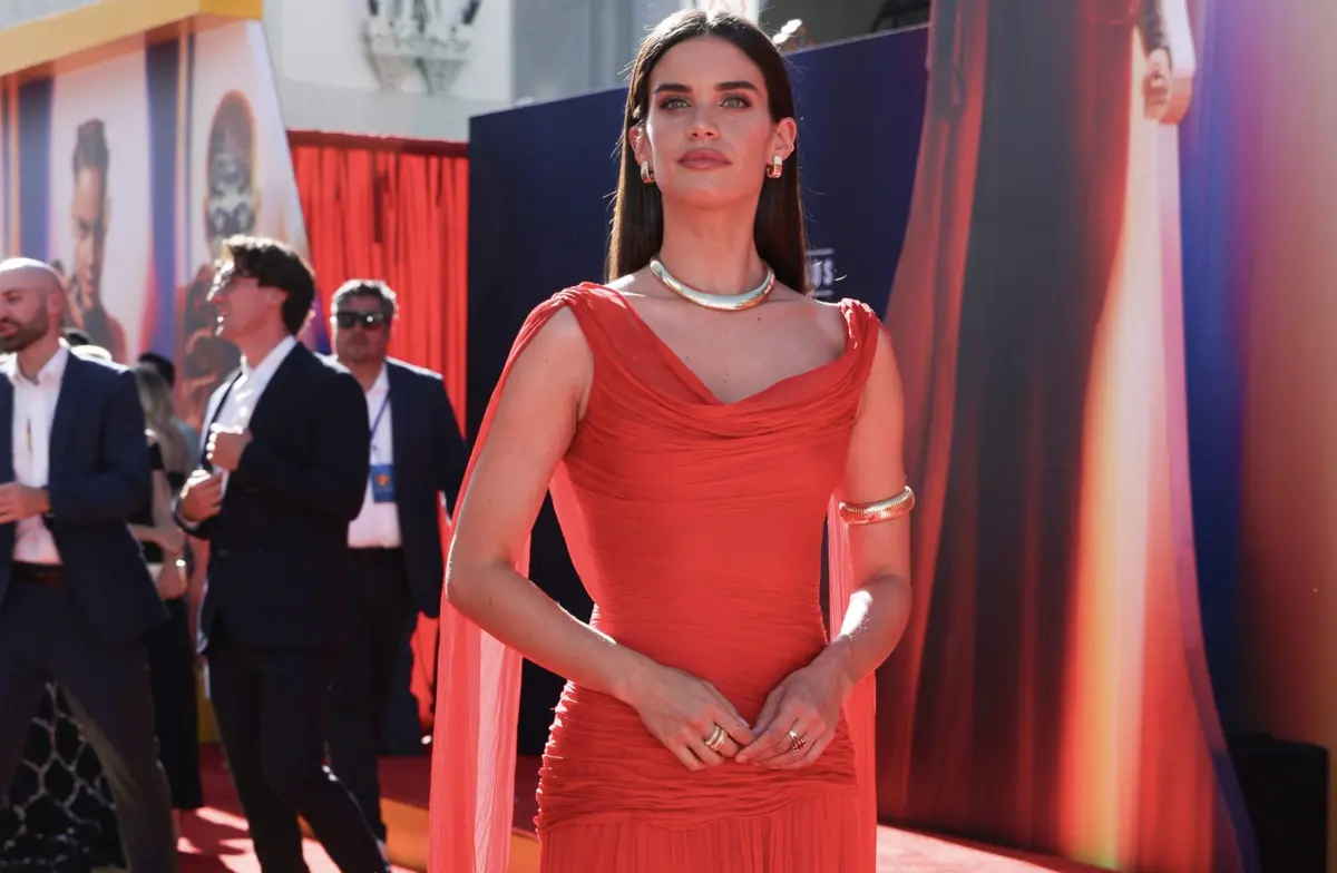 Sara Sampaio na antestreia de "Superman", em Los Angeles