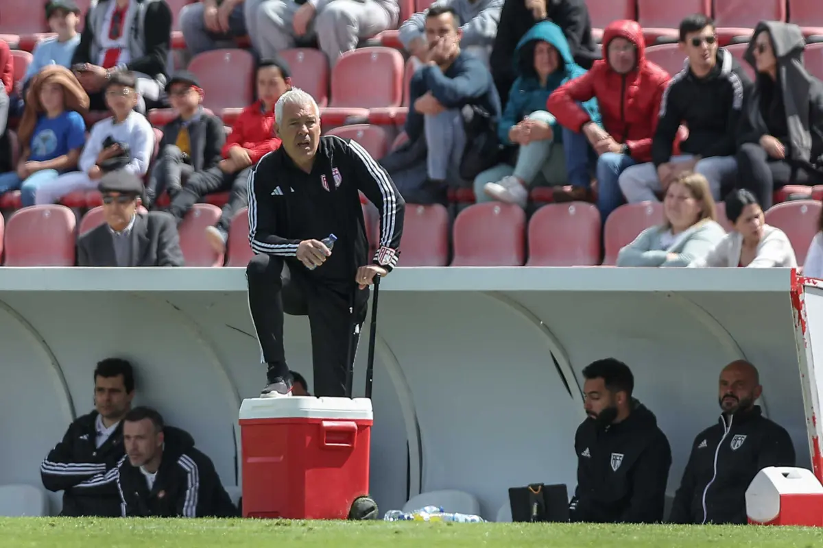 Jorge Costa fecha a carreira de treinador com uma promoção ao principal escalão do futebol português
